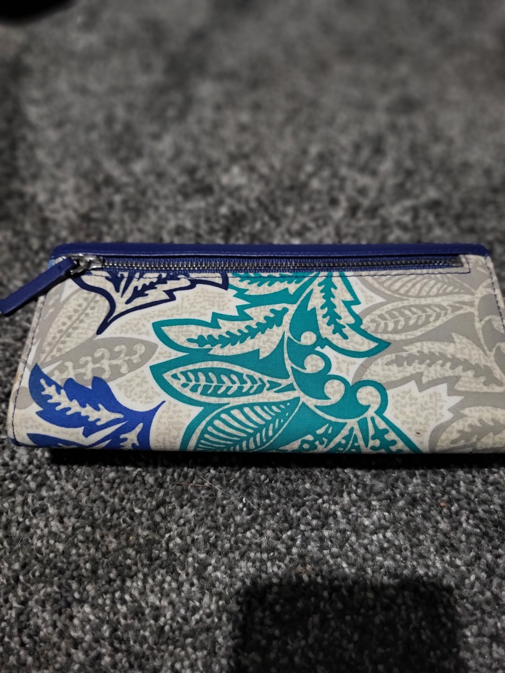 Vera Bradley Royal Blue Wallet with Teal & White Floral Trim - Picture 4 of 4